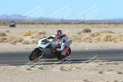 media/Jan-10-2025-CVMA Friday Practice (Fri) [[489e0da257]]/Group 4 and Trackday/Session 2 (Turn 4 Inside)/